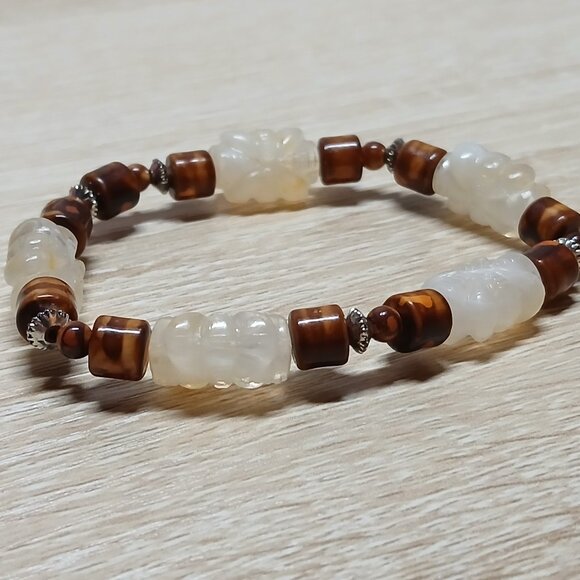 Hand Crafted Handmade Beaded Unisex Stretch Bracelet Brown & White #16 - Picture 1 of 11